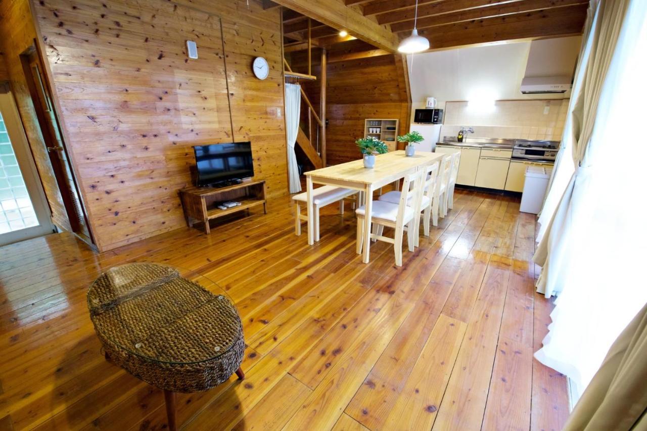 Ferienwohnung にらい恩納　杉の木 Onna Exterior foto